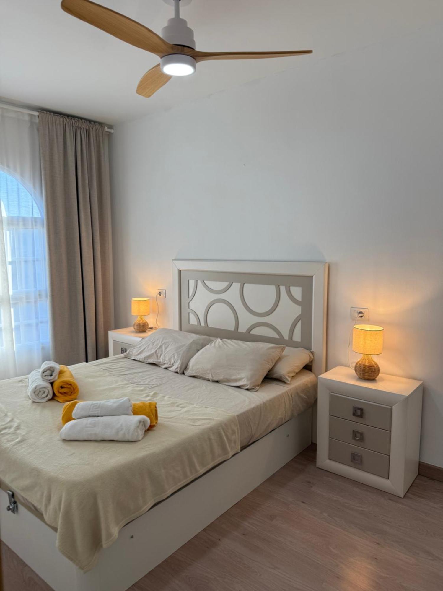 Seaside Paradise - 2 Bedroom Apartment With Ocean Views & Air Conditioning In Playa San Juan Bagian luar foto